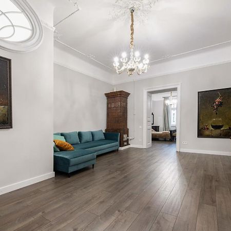 3 Room Apartments , Rohatyntsyv Street Lviv Buitenkant foto