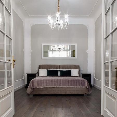 3 Room Apartments , Rohatyntsyv Street Lviv Buitenkant foto
