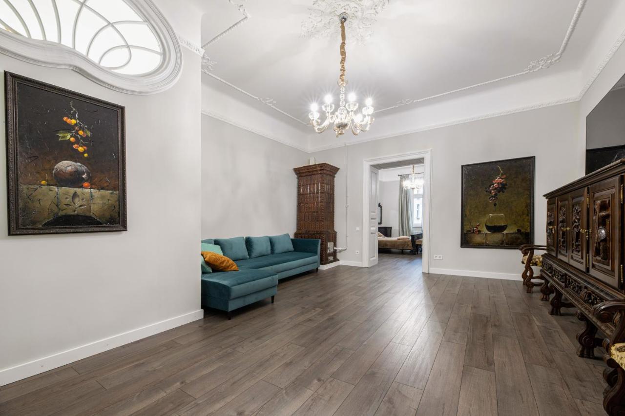 3 Room Apartments , Rohatyntsyv Street Lviv Buitenkant foto